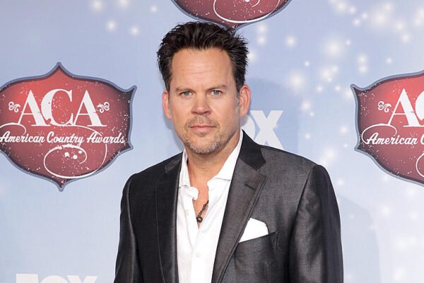 molly martin gary allan age difference